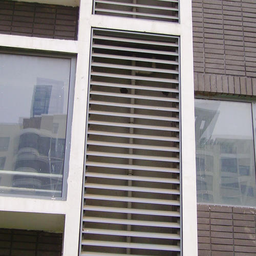 临沂百叶窗通风口一般采用铝合金制作